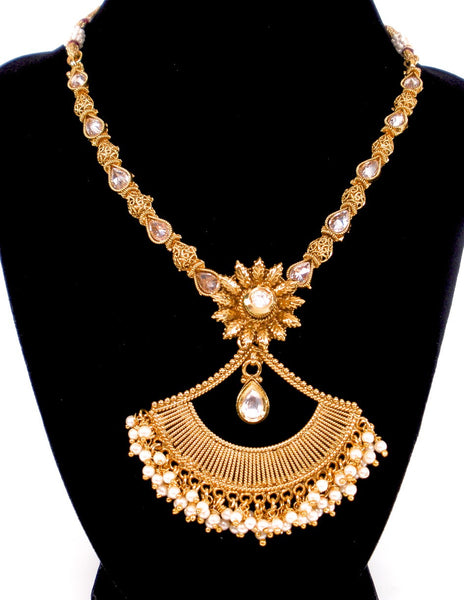 antique necklace set with fan shaped pendant