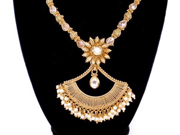 antique necklace set with fan shaped pendant