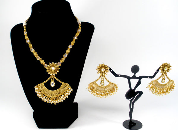 antique necklace set with fan shaped pendant