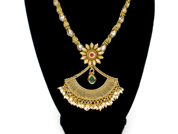 antique necklace set with fan shaped pendant