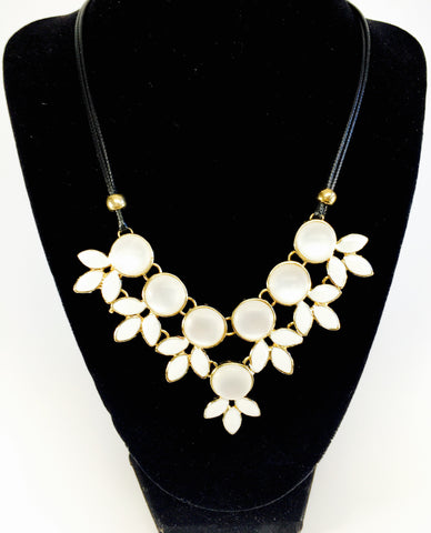 modern flower pattern neckpiece