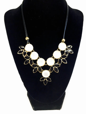 modern flower pattern neckpiece