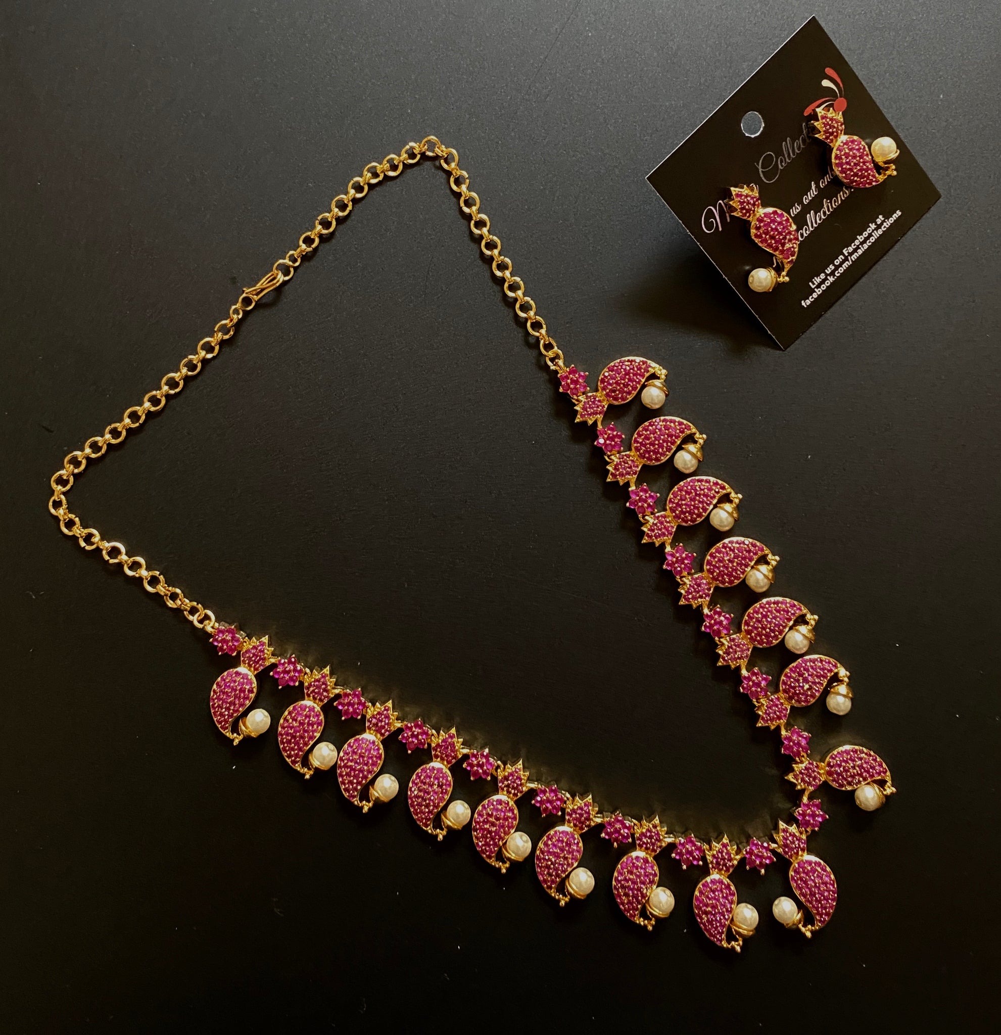 Traditional mango pattern necklace set