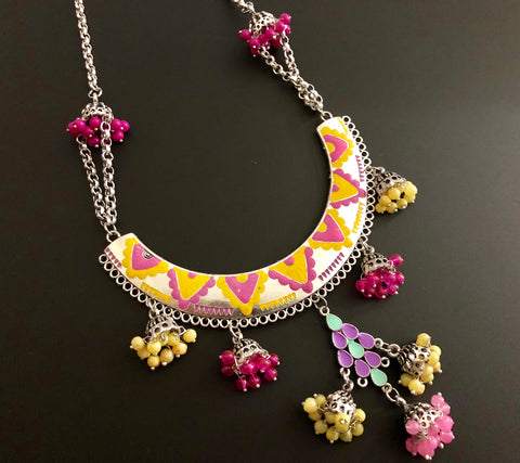 ethnic neckpiece in multi colors